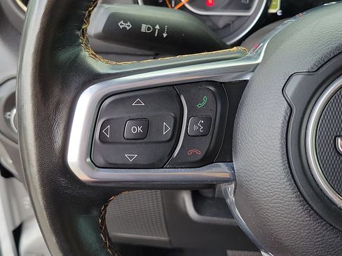 Used 2021 Jeep Gladiator Overland AWD/4WD image 24