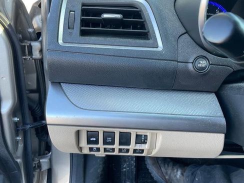 Used 2016 Subaru Legacy 2.5i Premium image 34