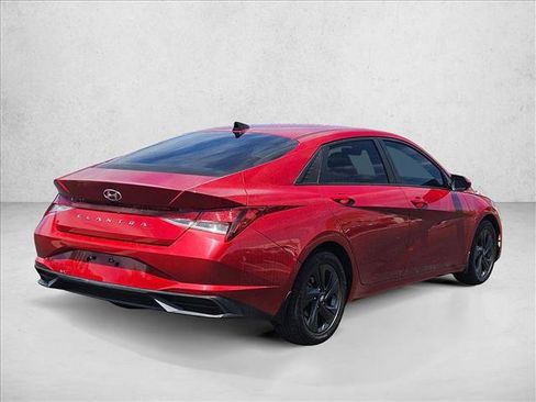 Used 2022 Hyundai Elantra SEL FWD image 5