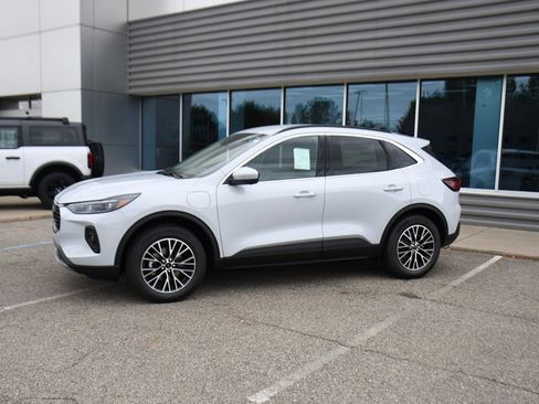 New 2025 Ford Escape Base w/ PHEV Premium Package image 2
