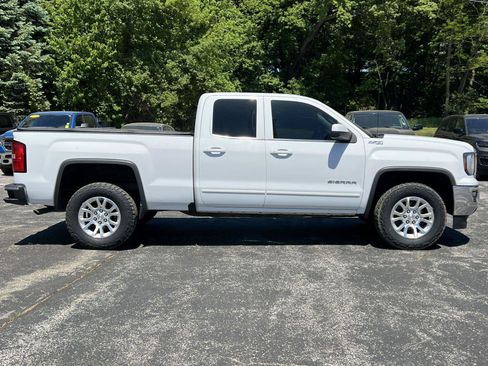 Used 2017 GMC Sierra 1500 SLE w/ SLE Value Package AWD/4WD image 42