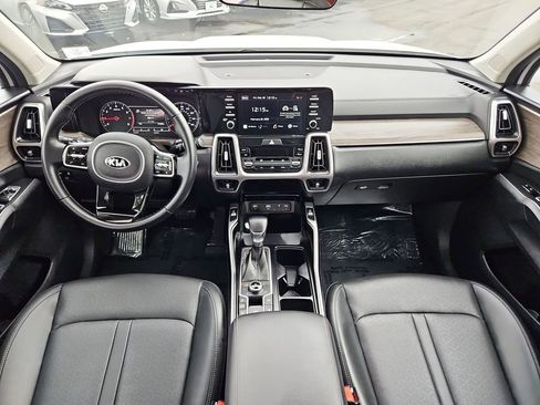 Used 2021 Kia Sorento EX w/ Panoramic Sunroof Package image 9