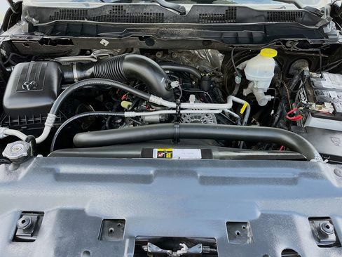 Used 2021 RAM 1500 Classic SLT image 28