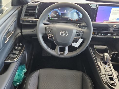 New 2026 Toyota Crown XLE image 6