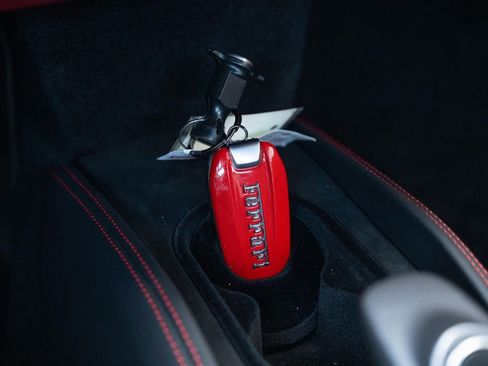 Used 2021 Ferrari F8 Tributo RWD image 47