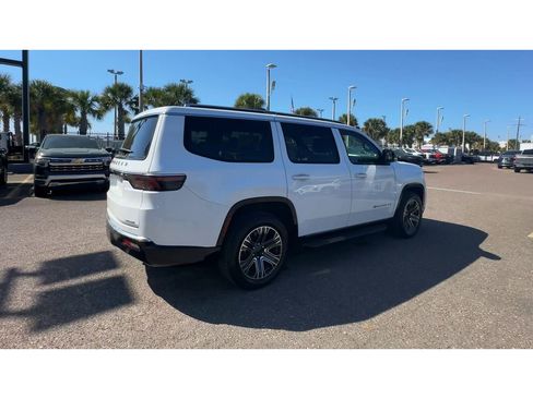 Used 2024 Jeep Wagoneer Series II w/ Flexible Seating Group image 2