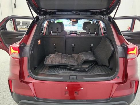 Used 2023 Chevrolet TrailBlazer RS w/ Technology Package AWD/4WD image 19