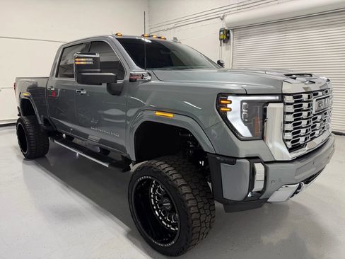 Used 2024 GMC Sierra 2500 Denali w/ Denali Reserve Package image 24