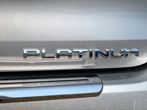 Used 2020 Toyota Highlander Platinum AWD/4WD image 24