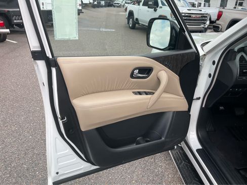 Used 2023 Nissan Armada Platinum w/ Captain's Chairs Package AWD/4WD image 10
