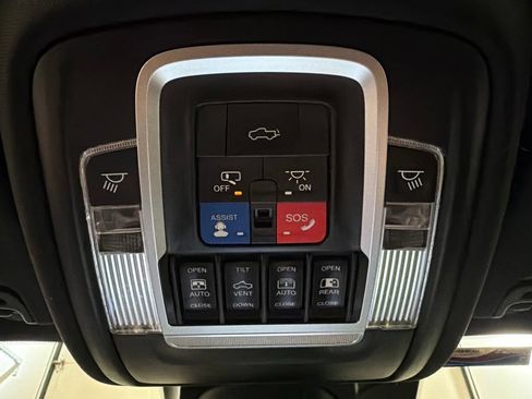 Used 2019 RAM 1500 Limited AWD/4WD image 25