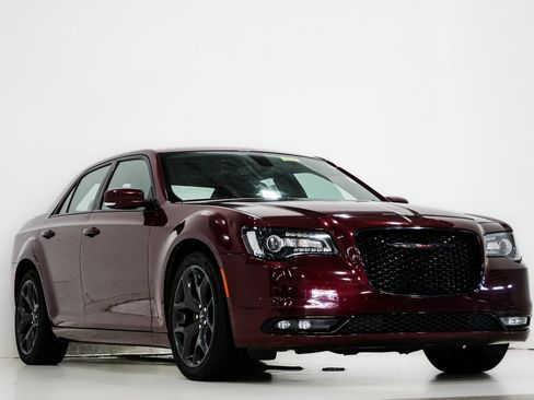 Used 2023 Chrysler 300 S image 1