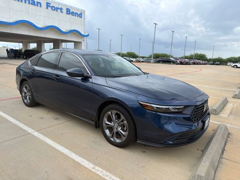 Used 2024 Honda Accord EX image 2