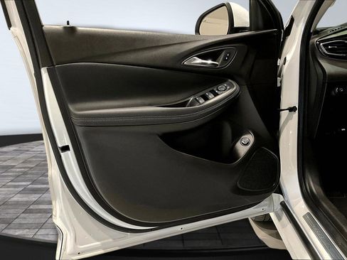 Used 2022 Buick Encore GX Select w/ Sport Touring Package image 19