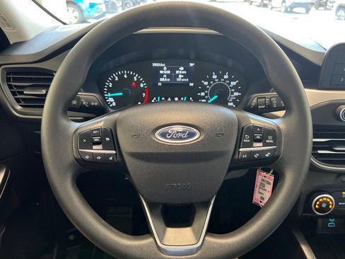 Used 2022 Ford Escape S image 22