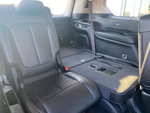 Used 2023 Jeep Grand Cherokee L Limited w/ Trailer Tow Group (B) image 12