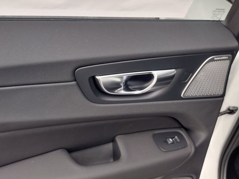 New 2026 Volvo XC60 B5 Ultra w/ Climate Package image 18
