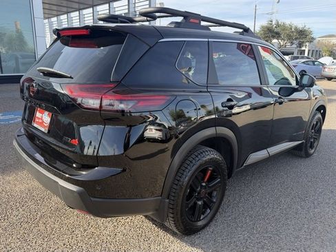 Certified 2025 Nissan Rogue SV image 7