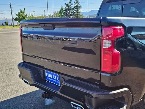 Used 2021 Chevrolet Silverado 1500 High Country w/ Technology Package AWD/4WD image 7