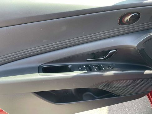 Used 2025 Hyundai Elantra Sport FWD image 10