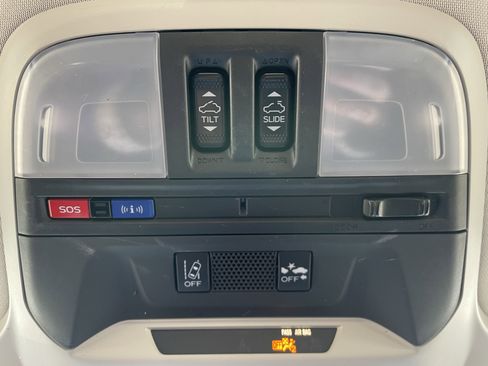 Used 2022 Subaru Crosstrek 2.0i Premium w/ Moonroof Package image 32