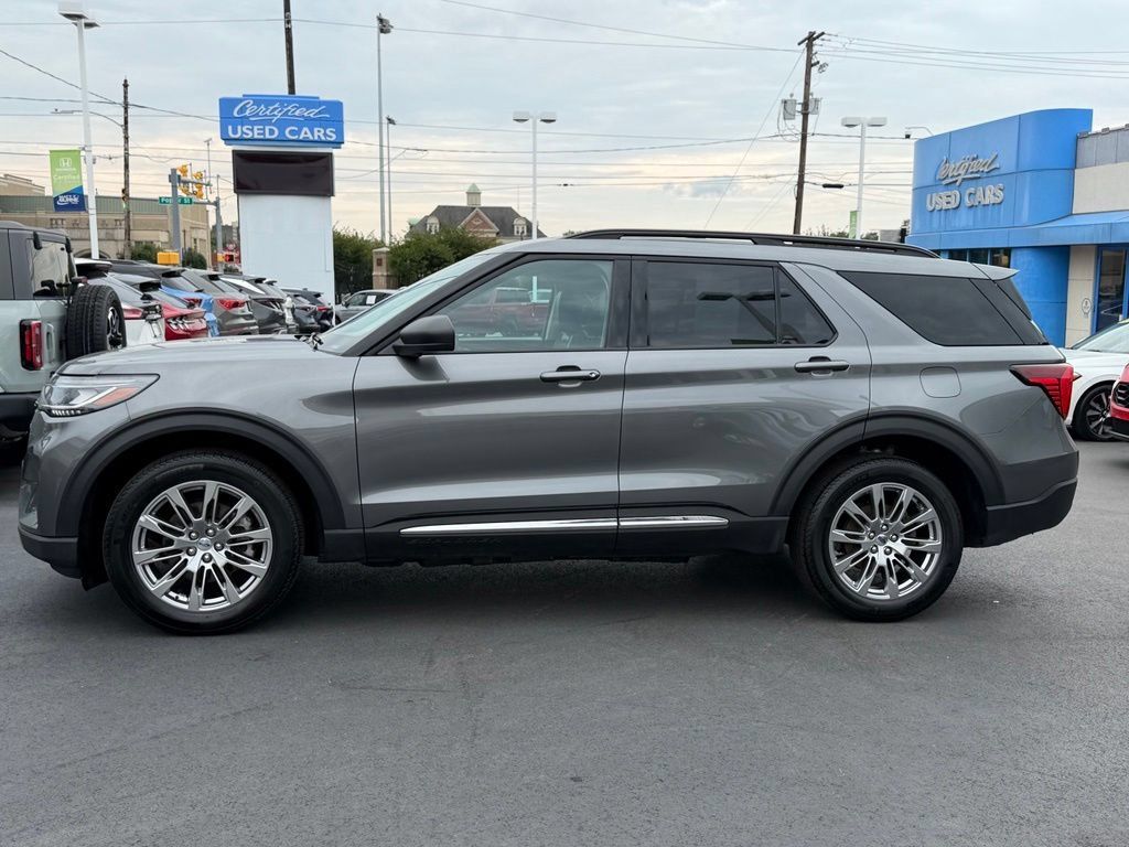 Used 2025 Ford Explorer Active w/ Active Comfort Package AWD/4WD image 31