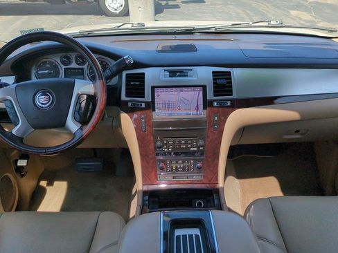 Used 2014 Cadillac Escalade Premium AWD/4WD image 23