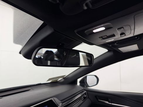 Used 2025 Toyota Camry SE FWD image 18