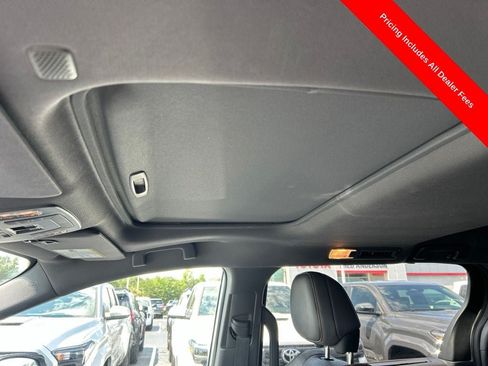 Used 2024 Toyota Sienna XSE w/ XSE Plus Package FWD image 5