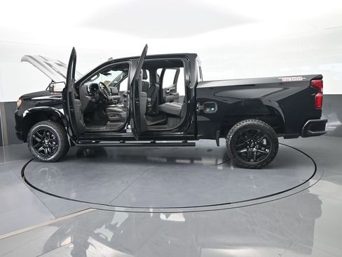 Used 2024 Chevrolet Silverado 1500 LT Trail Boss w/ Convenience Package II image 70