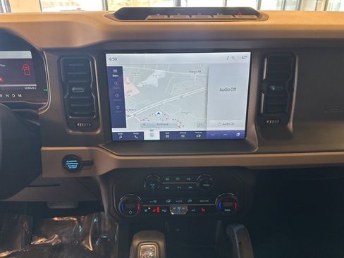 Certified 2024 Ford Bronco Wildtrak image 5