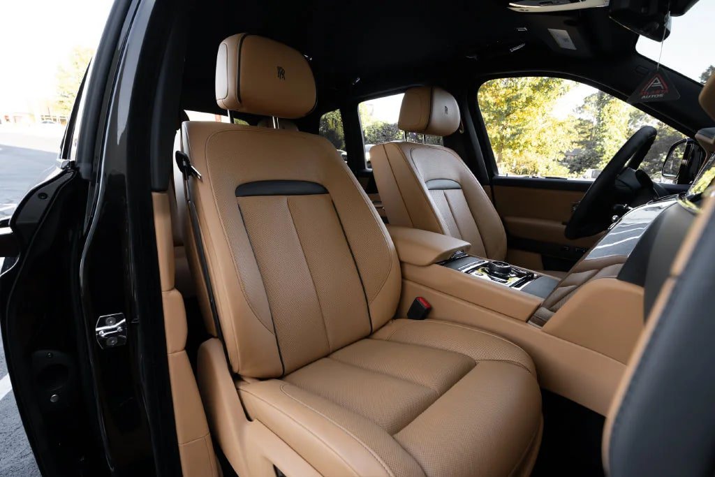 Used 2026 Rolls-Royce Cullinan w/ Cullinan Package AWD/4WD image 50