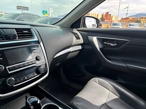 Used 2018 Nissan Altima 2.5 SL FWD image 26