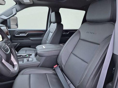 New 2026 GMC Sierra 2500 Denali w/ Denali Reserve Package AWD/4WD image 18