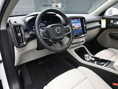 New 2025 Volvo XC40 B5 Plus w/ Protection Package Premier image 17
