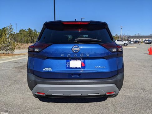 Used 2023 Nissan Rogue SV image 18