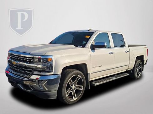 Used 2017 Chevrolet Silverado 1500 LTZ AWD/4WD image 11