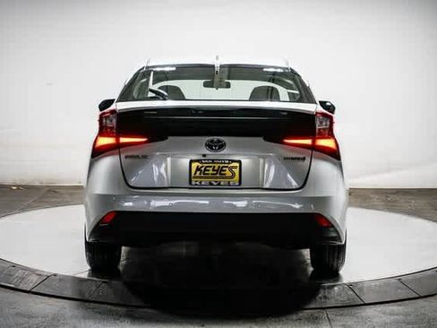 Certified 2021 Toyota Prius L Eco image 3