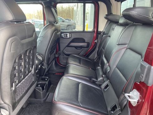 Certified 2022 Jeep Gladiator Rubicon w/ Cold Weather Group image 17