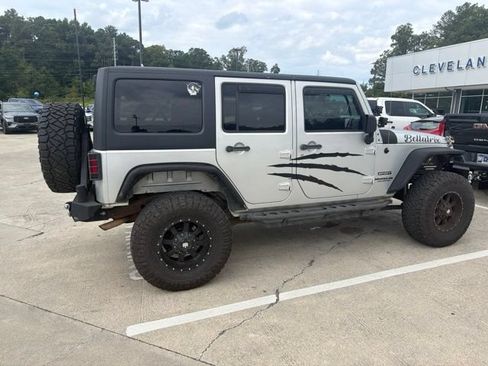 Used 2012 Jeep Wrangler Unlimited Sport AWD/4WD image 6