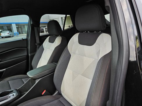 Used 2024 Chevrolet Trax RS w/ Driver Confidence Package FWD image 11