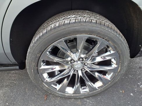 New 2026 Cadillac Escalade Platinum Luxury w/ LPO, Radiant Package image 5