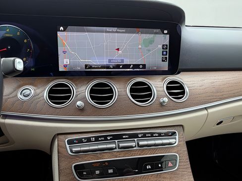 Used 2021 Mercedes-Benz E 350 4MATIC Sedan image 46