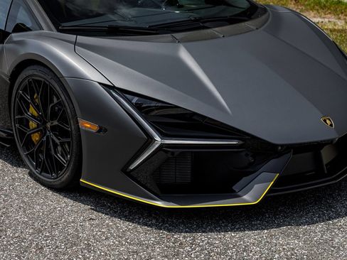 Used 2025 Lamborghini Revuelto AWD/4WD image 7