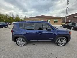 Used 2018 Jeep Renegade Latitude FWD image 2