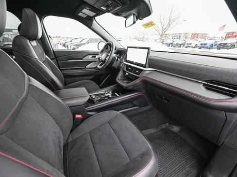 Used 2025 Ford Explorer ST image 26