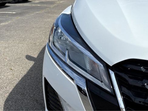 Used 2025 Nissan Kicks Play S FWD image 22