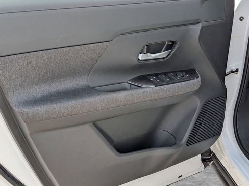 New 2026 Nissan Kicks SV image 15