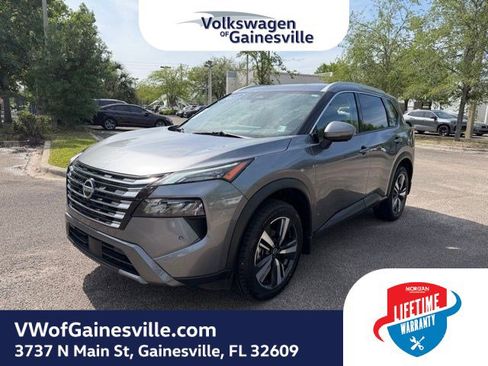 Used 2025 Nissan Rogue SL AWD/4WD image 3