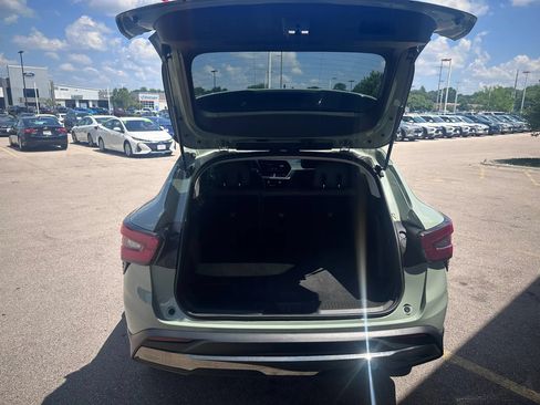 Used 2024 Chevrolet Trax ACTIV w/ Sunroof Package FWD image 7